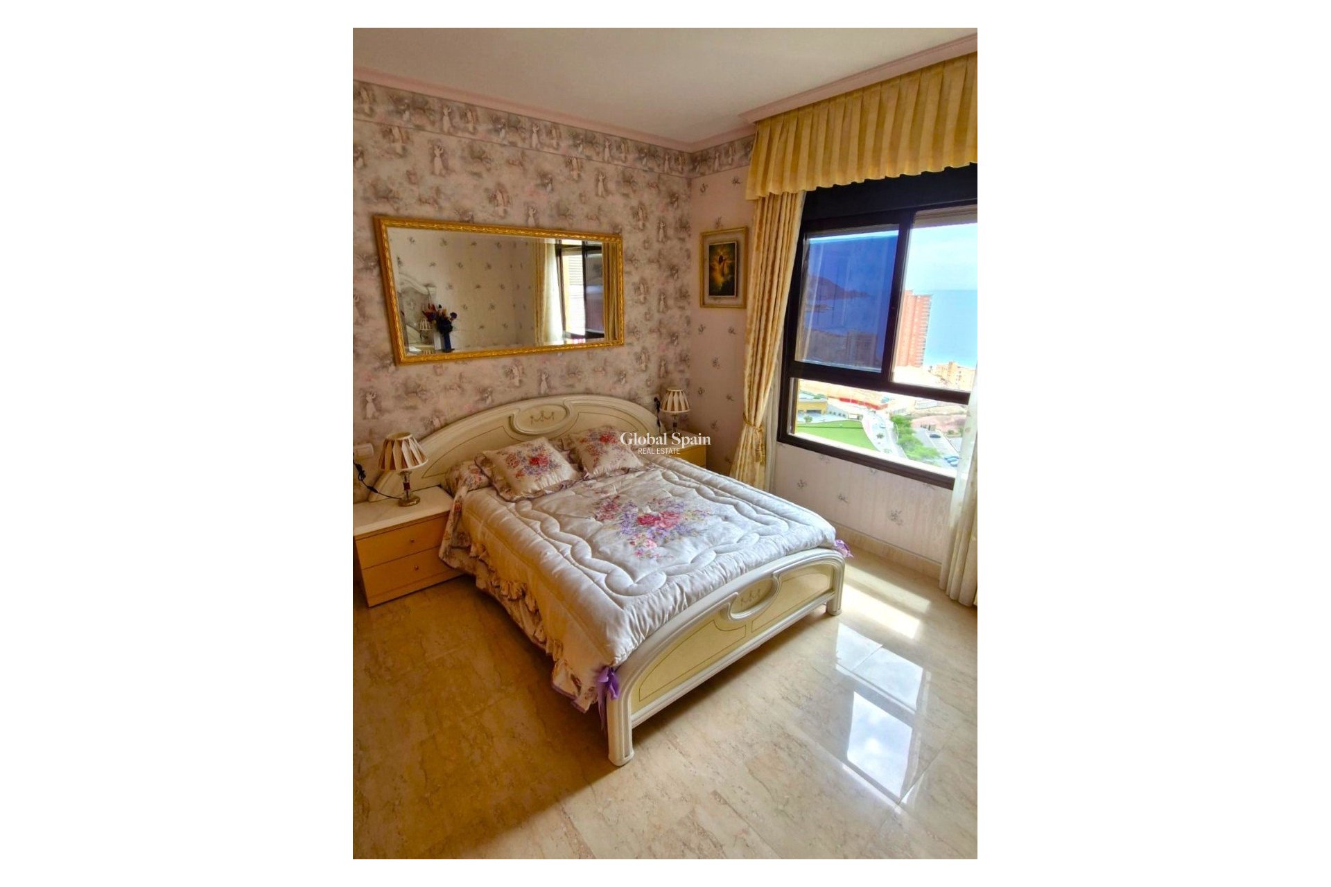 Odsprzedaż - Apartament -
Benidorm - Levante