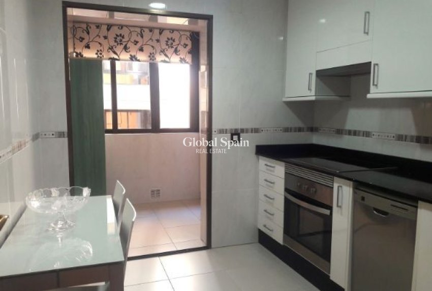 Odsprzedaż - Apartament -
Benidorm - Zona de Poniente