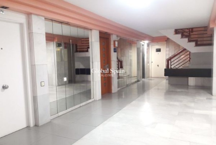 Odsprzedaż - Apartament -
Benidorm - Zona de Poniente