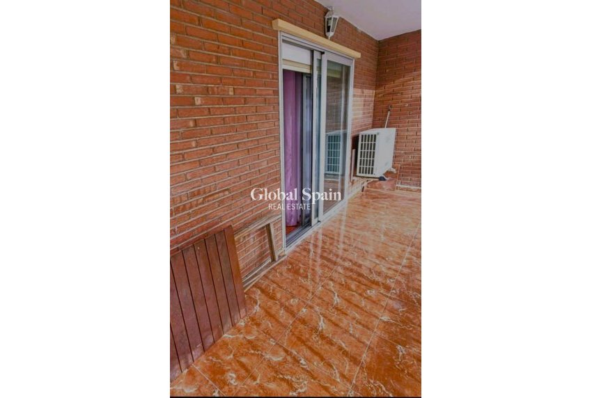 Odsprzedaż - Apartament -
Benidorm - Zona de Poniente