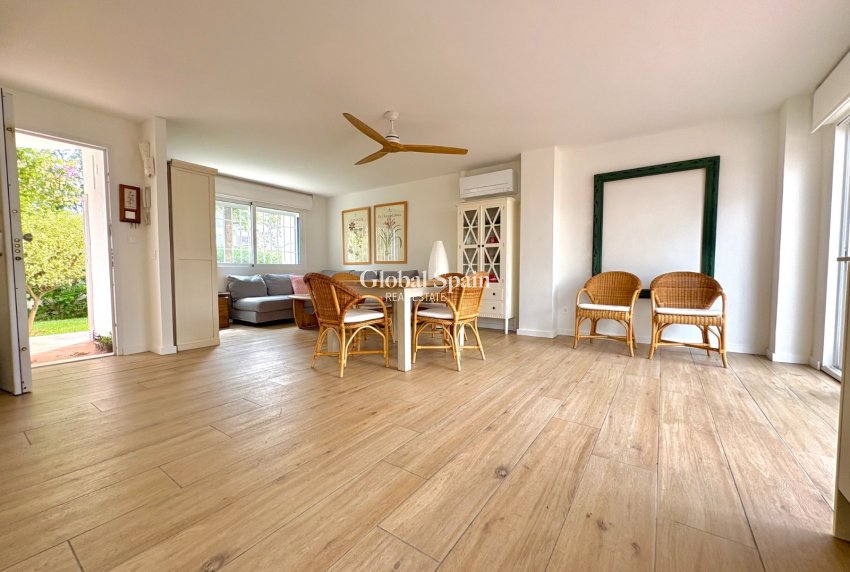 Odsprzedaż - Apartament -
DENIA - Les Marines - Las Marinas