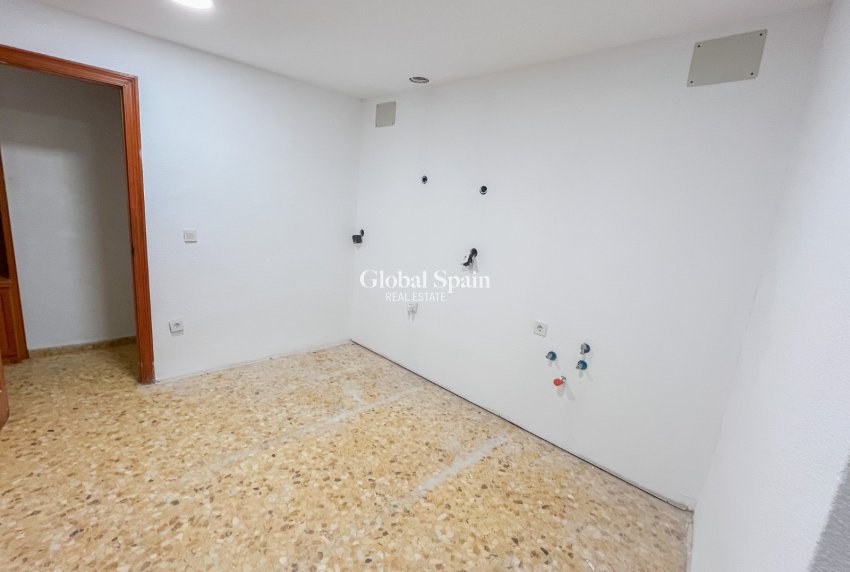 Odsprzedaż - Apartament - Mieszkanie -
ALICANTE - Centro