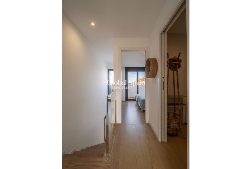 Odsprzedaż - Apartament - Mieszkanie -
JÁVEA - El Arenal