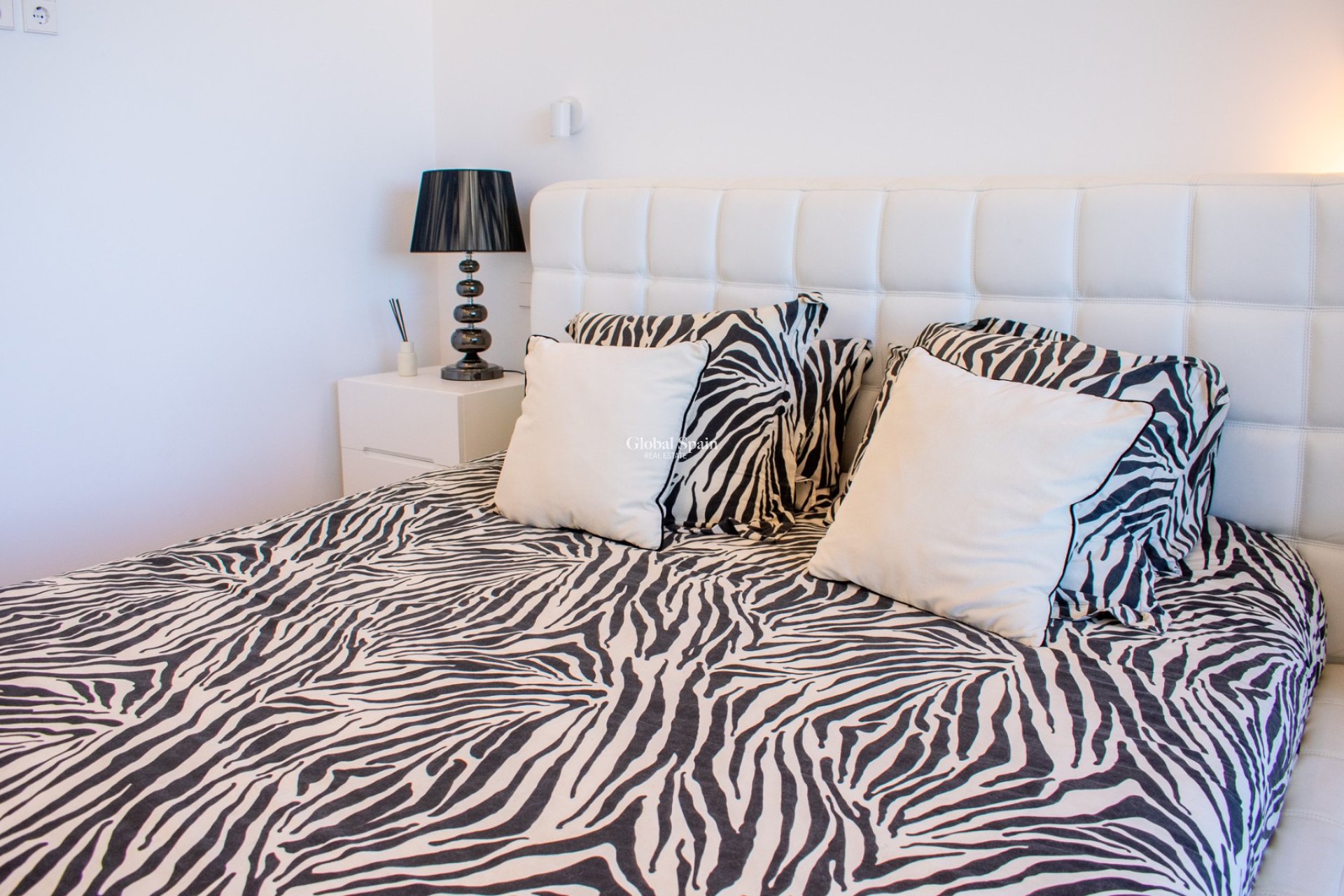 Odsprzedaż - Apartament - Mieszkanie -
ORIHUELA COSTA - LAS COLINAS GOLF RESORT