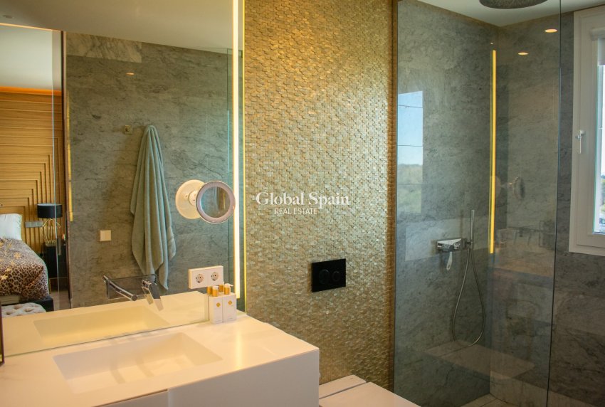 Odsprzedaż - Apartament - Mieszkanie -
ORIHUELA COSTA - LAS COLINAS GOLF RESORT