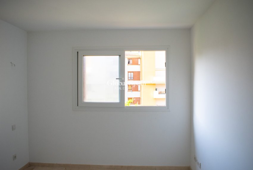 Odsprzedaż - Apartament - Mieszkanie -
ORIHUELA COSTA - Punta Prima