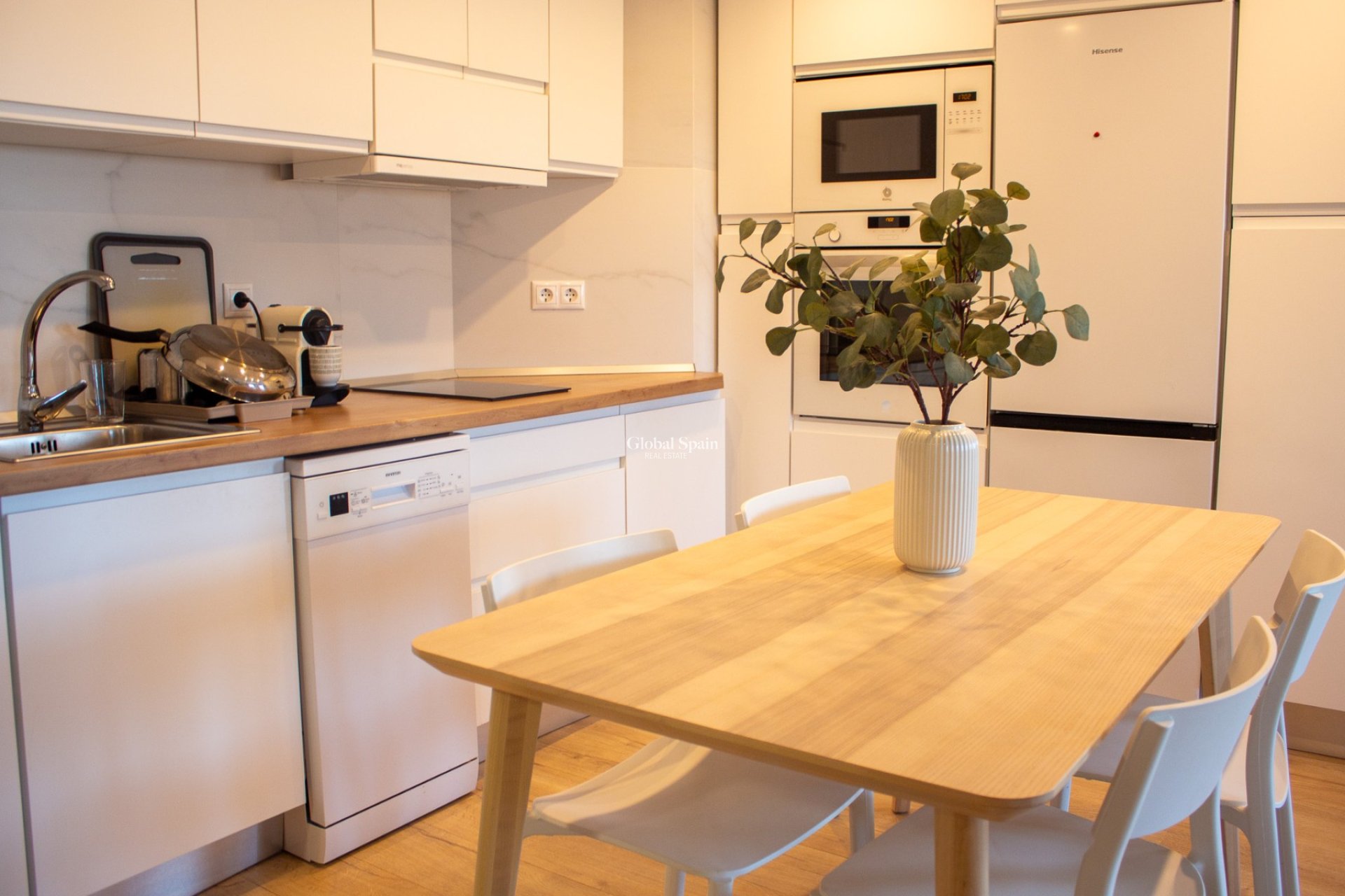 Odsprzedaż - Apartament - Mieszkanie -
TORREVIEJA - La Mata