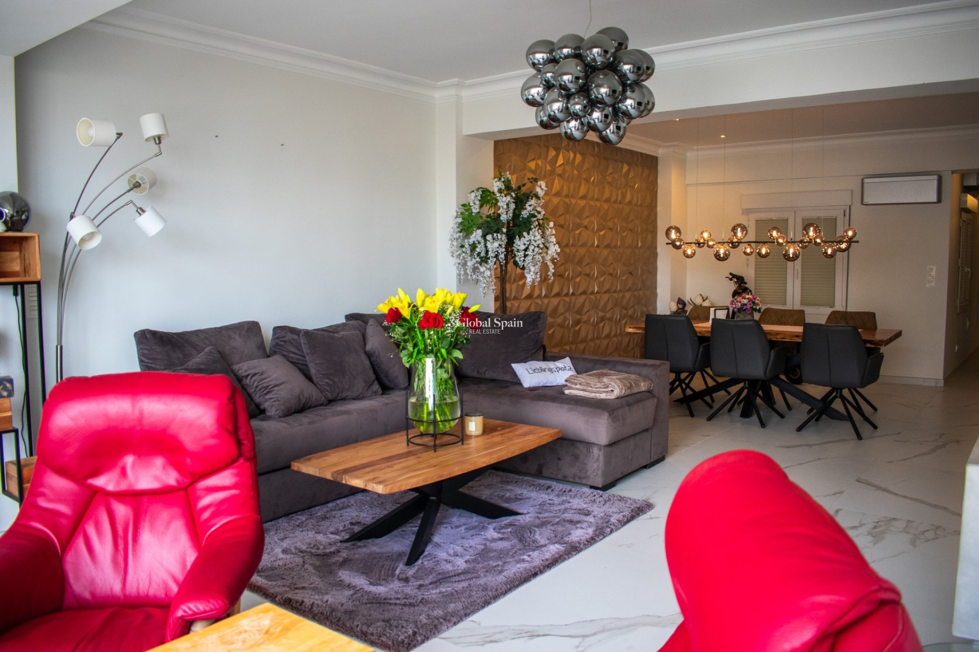 Odsprzedaż - Apartament - Mieszkanie -
TORREVIEJA - 