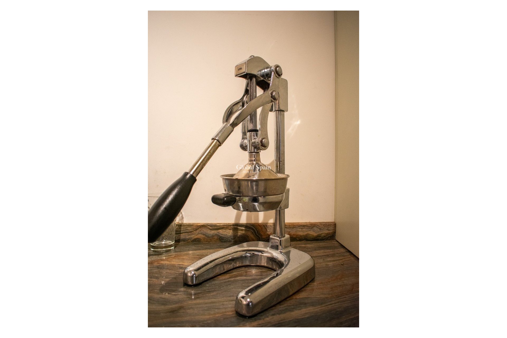 Odsprzedaż - Apartament - Mieszkanie -
TORREVIEJA - 