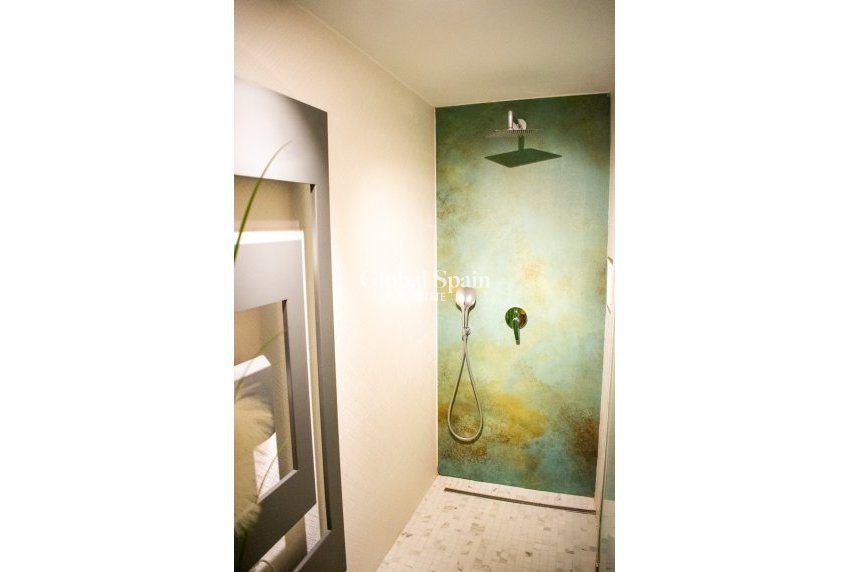 Odsprzedaż - Apartament - Mieszkanie -
TORREVIEJA - 