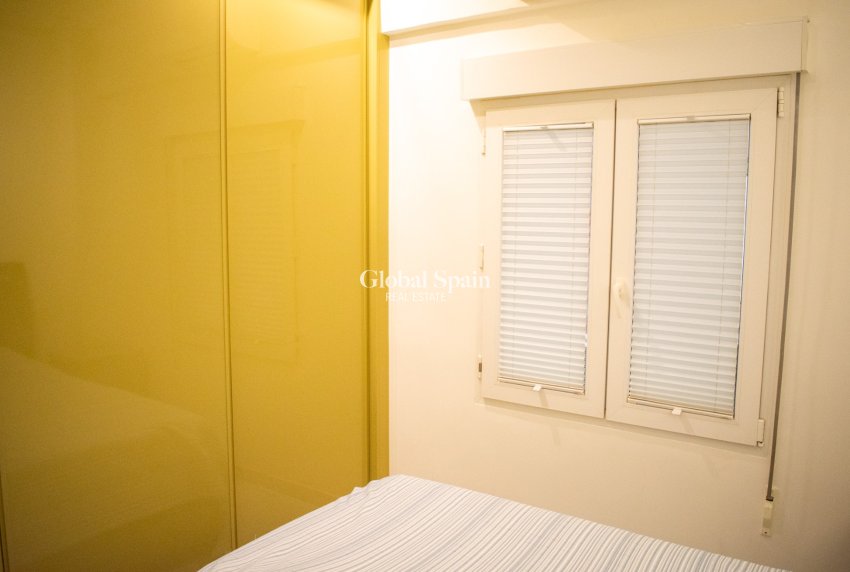 Odsprzedaż - Apartament - Mieszkanie -
TORREVIEJA - 