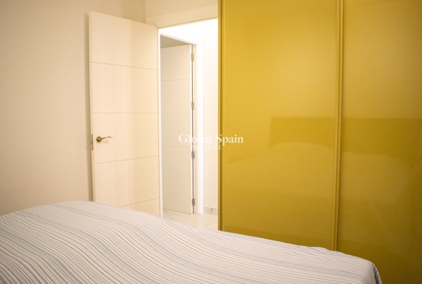 Odsprzedaż - Apartament - Mieszkanie -
TORREVIEJA - 