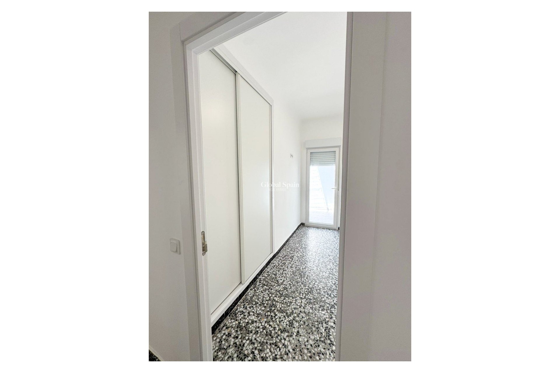 Odsprzedaż - Apartament - Mieszkanie -
TORREVIEJA - 