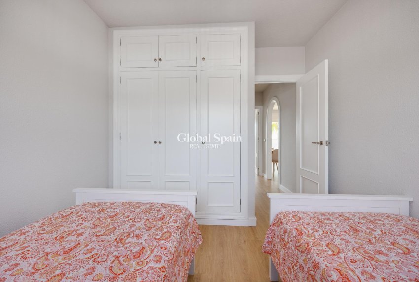 Odsprzedaż - Apartament -
ORIHUELA COSTA - CAMPOAMOR