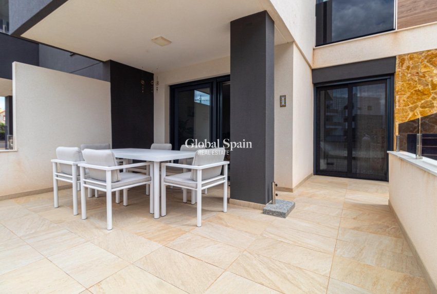 Odsprzedaż - Apartament -
ORIHUELA COSTA - La Florida