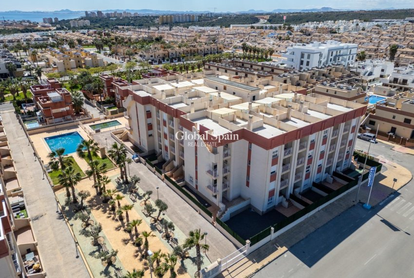 Odsprzedaż - Apartament -
ORIHUELA COSTA - La Regia