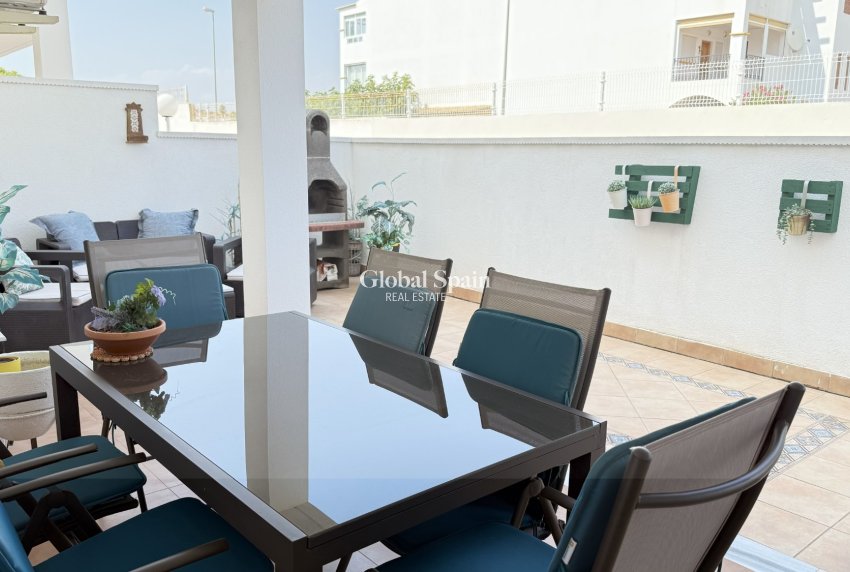 Odsprzedaż - Apartament -
ORIHUELA COSTA - La Zenia