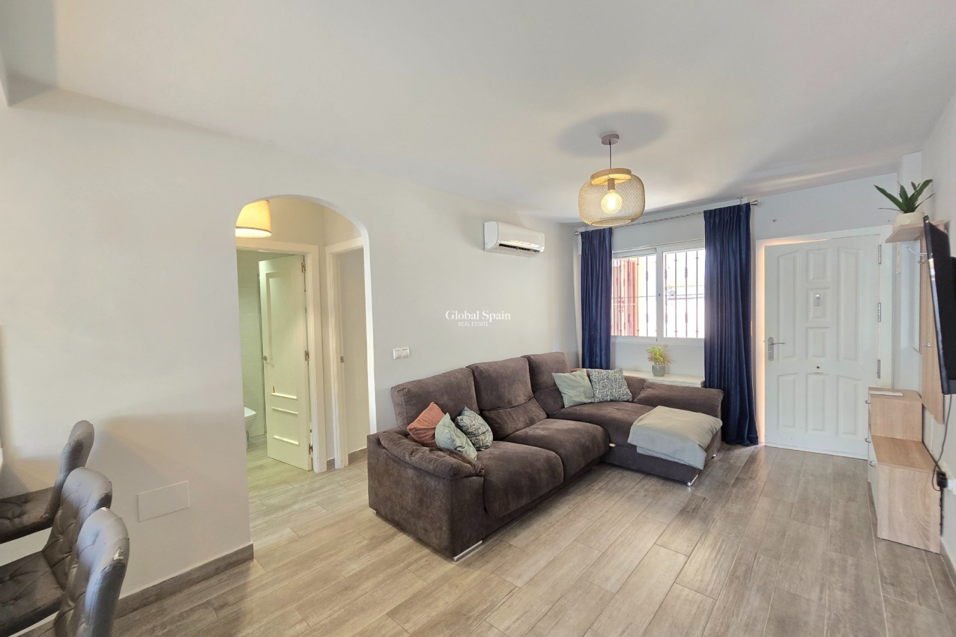 Odsprzedaż - Apartament -
ORIHUELA COSTA - La Zenia