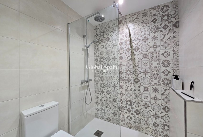 Odsprzedaż - Apartament -
ORIHUELA COSTA - La Zenia