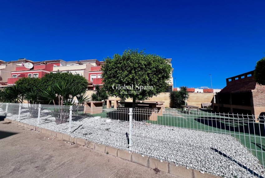 Odsprzedaż - Apartament -
ORIHUELA COSTA - Los Dolses