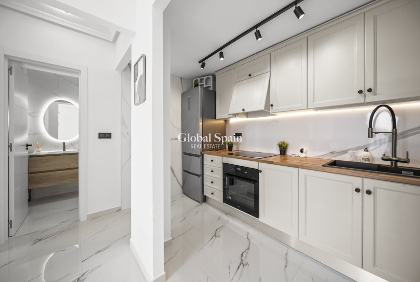 Odsprzedaż - Apartament -
ORIHUELA COSTA - Playa Flamenca