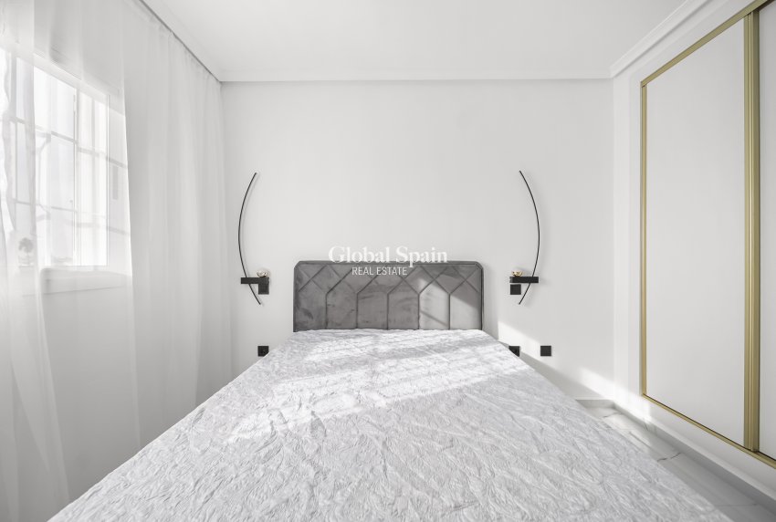 Odsprzedaż - Apartament -
ORIHUELA COSTA - Playa Flamenca