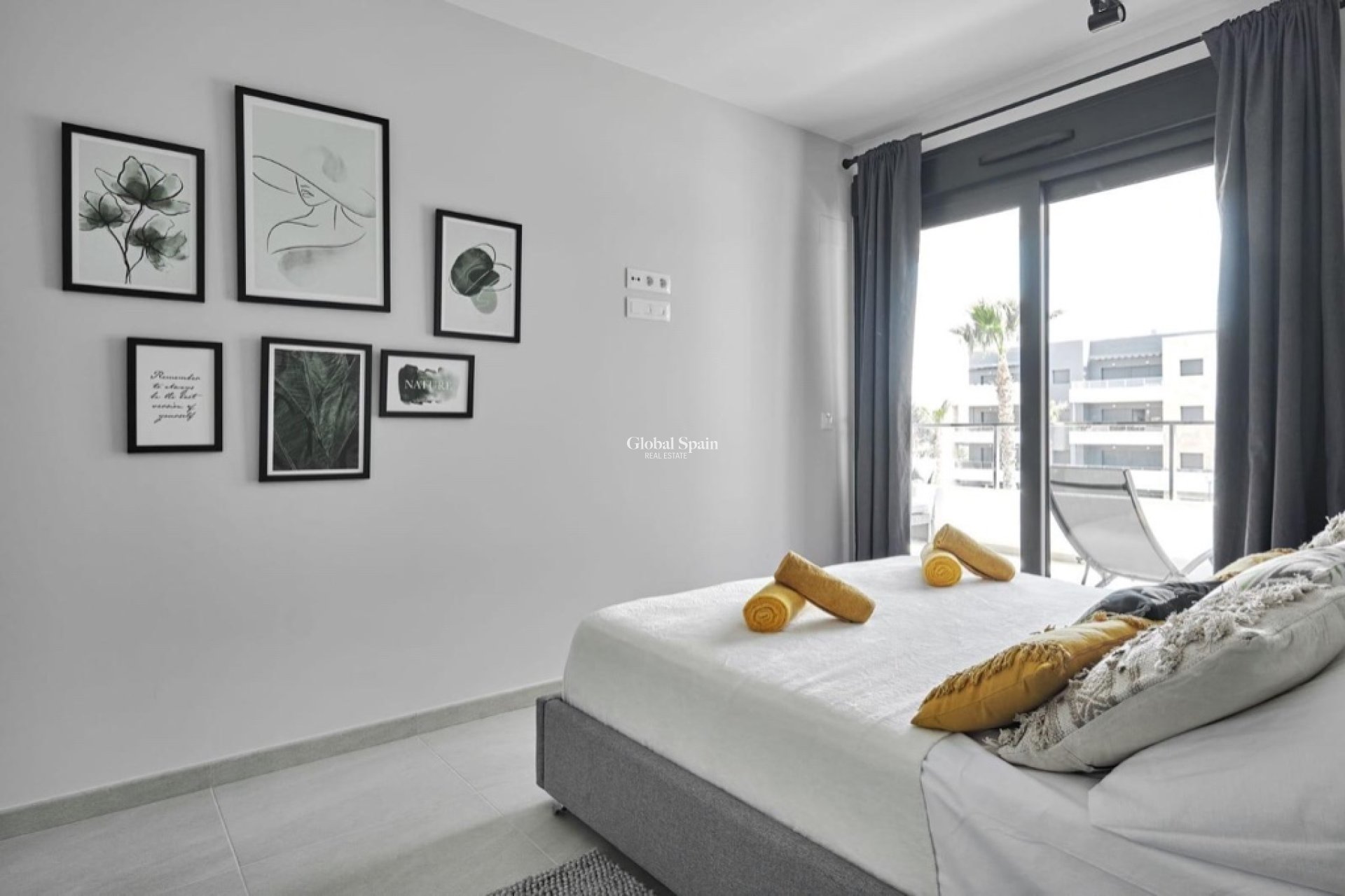 Odsprzedaż - Apartament -
ORIHUELA COSTA - Playa Flamenca