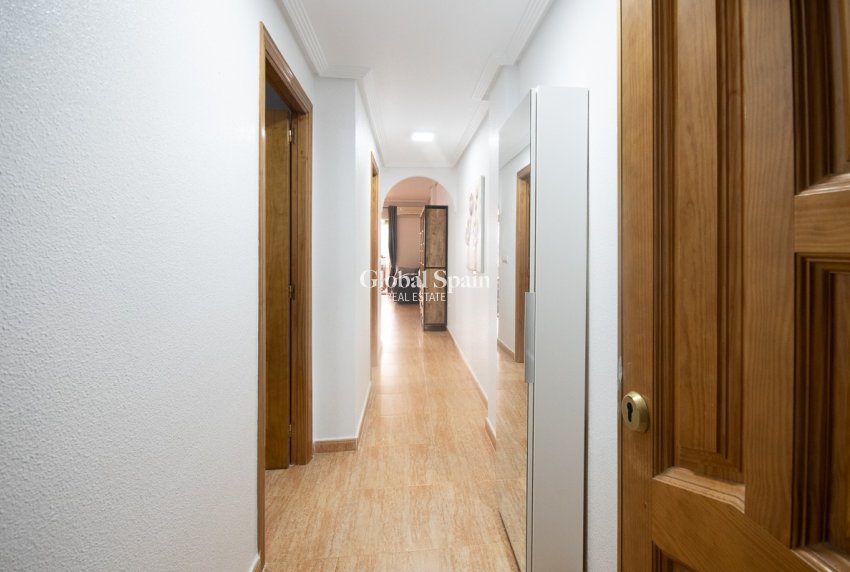 Odsprzedaż - Apartament -
ORIHUELA COSTA - Punta Prima