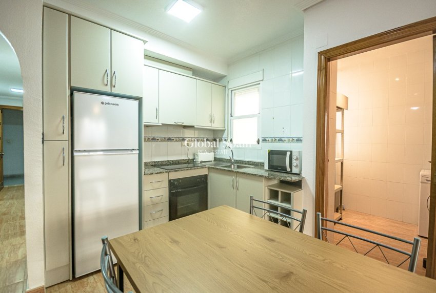 Odsprzedaż - Apartament -
ORIHUELA COSTA - Punta Prima