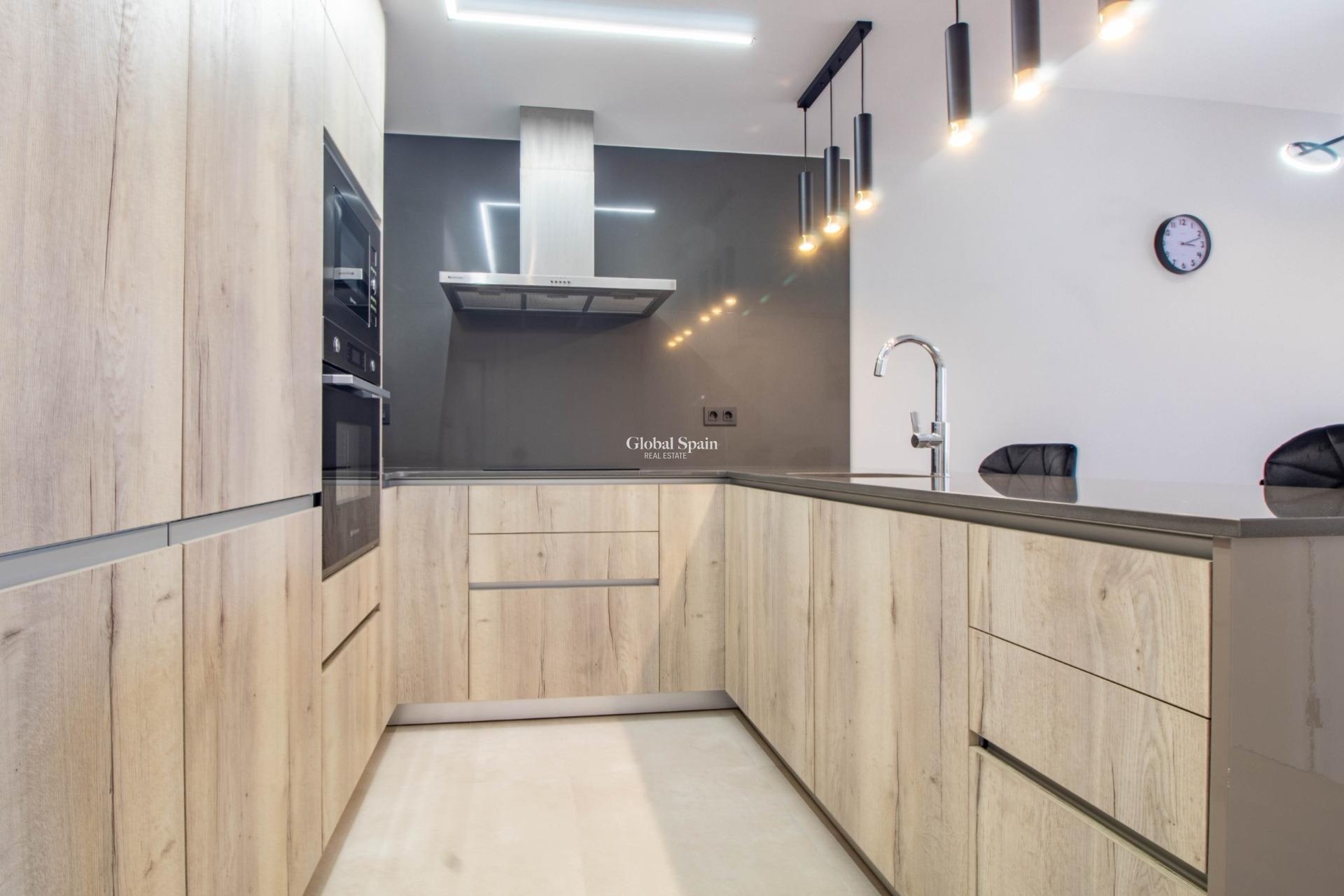 Odsprzedaż - Apartament -
ORIHUELA COSTA - Punta Prima