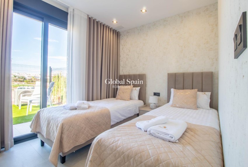 Odsprzedaż - Apartament -
ORIHUELA COSTA - Punta Prima