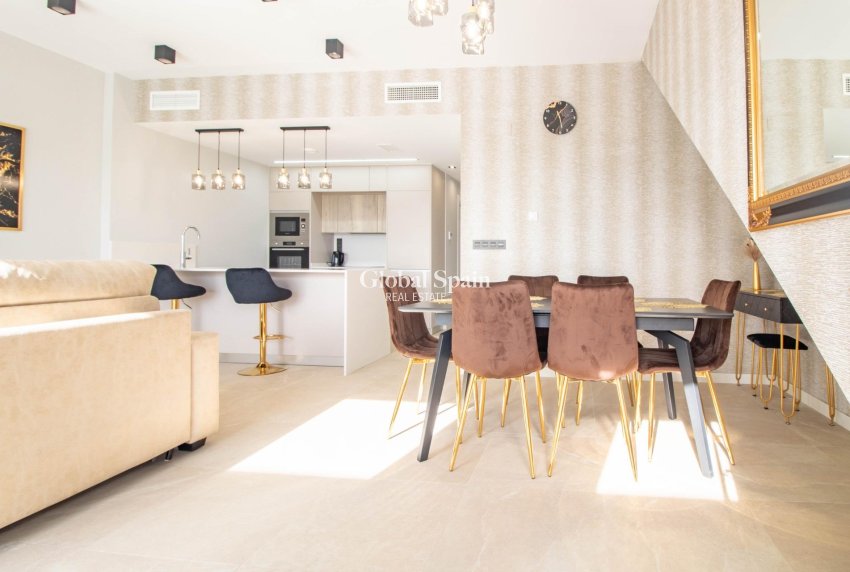 Odsprzedaż - Apartament -
ORIHUELA COSTA - Punta Prima