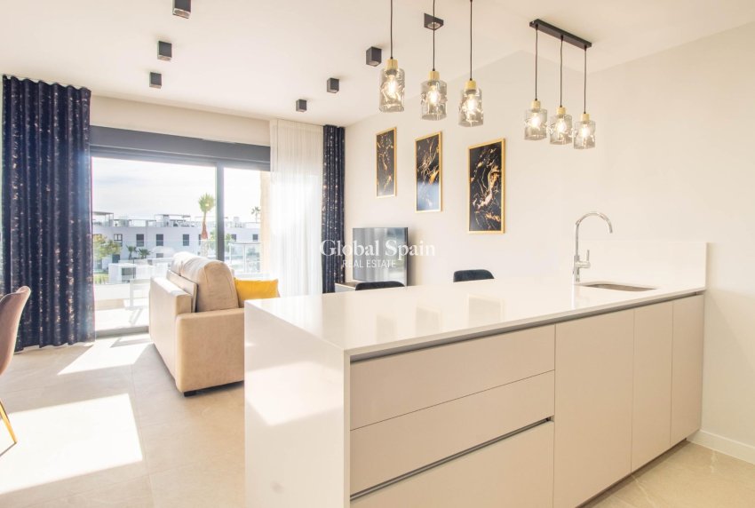 Odsprzedaż - Apartament -
ORIHUELA COSTA - Punta Prima