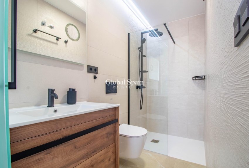 Odsprzedaż - Apartament -
ORIHUELA COSTA - Punta Prima