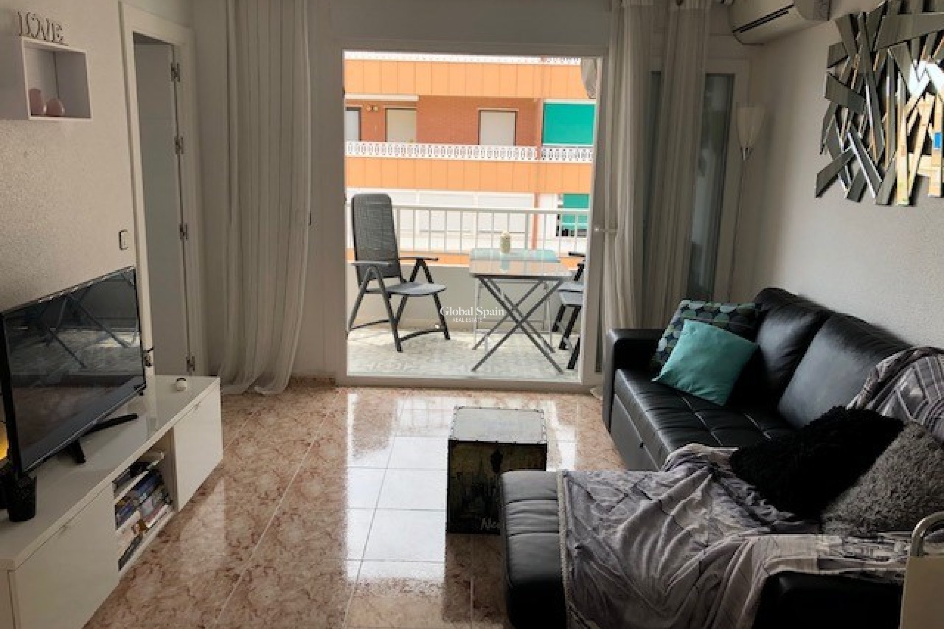Odsprzedaż - Apartament -
ORIHUELA COSTA - Punta Prima