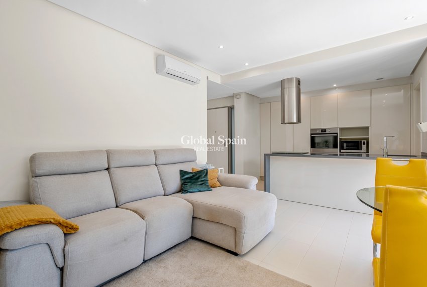 Odsprzedaż - Apartament -
ORIHUELA COSTA - Punta Prima