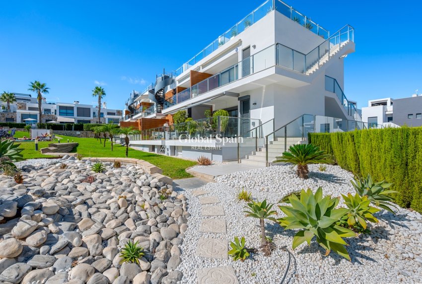 Odsprzedaż - Apartament -
ORIHUELA COSTA - Punta Prima