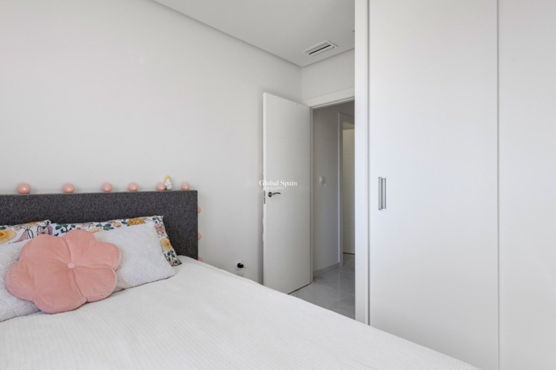 Odsprzedaż - Apartament -
ORIHUELA COSTA - VILLAMARTÍN