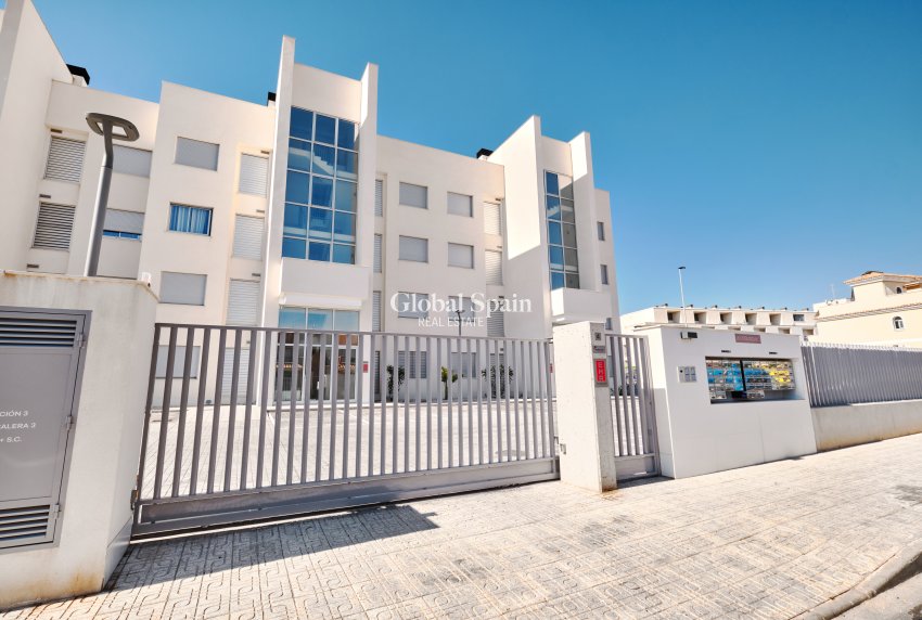 Odsprzedaż - Apartament -
ORIHUELA COSTA - VILLAMARTÍN