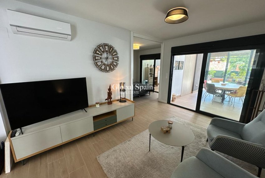 Odsprzedaż - Apartament -
ORIHUELA COSTA - VILLAMARTÍN