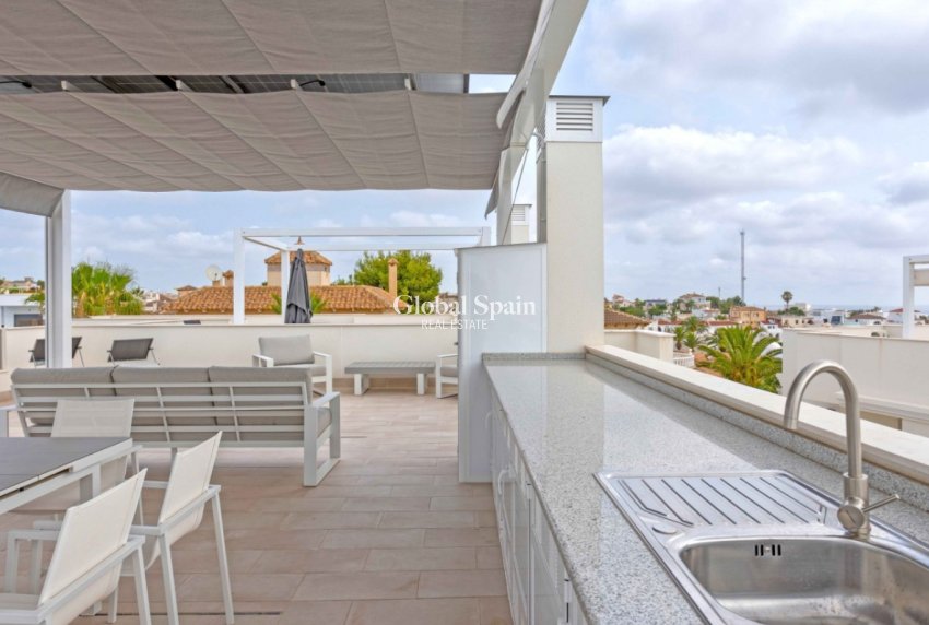 Odsprzedaż - Apartament -
ORIHUELA COSTA - VILLAMARTÍN