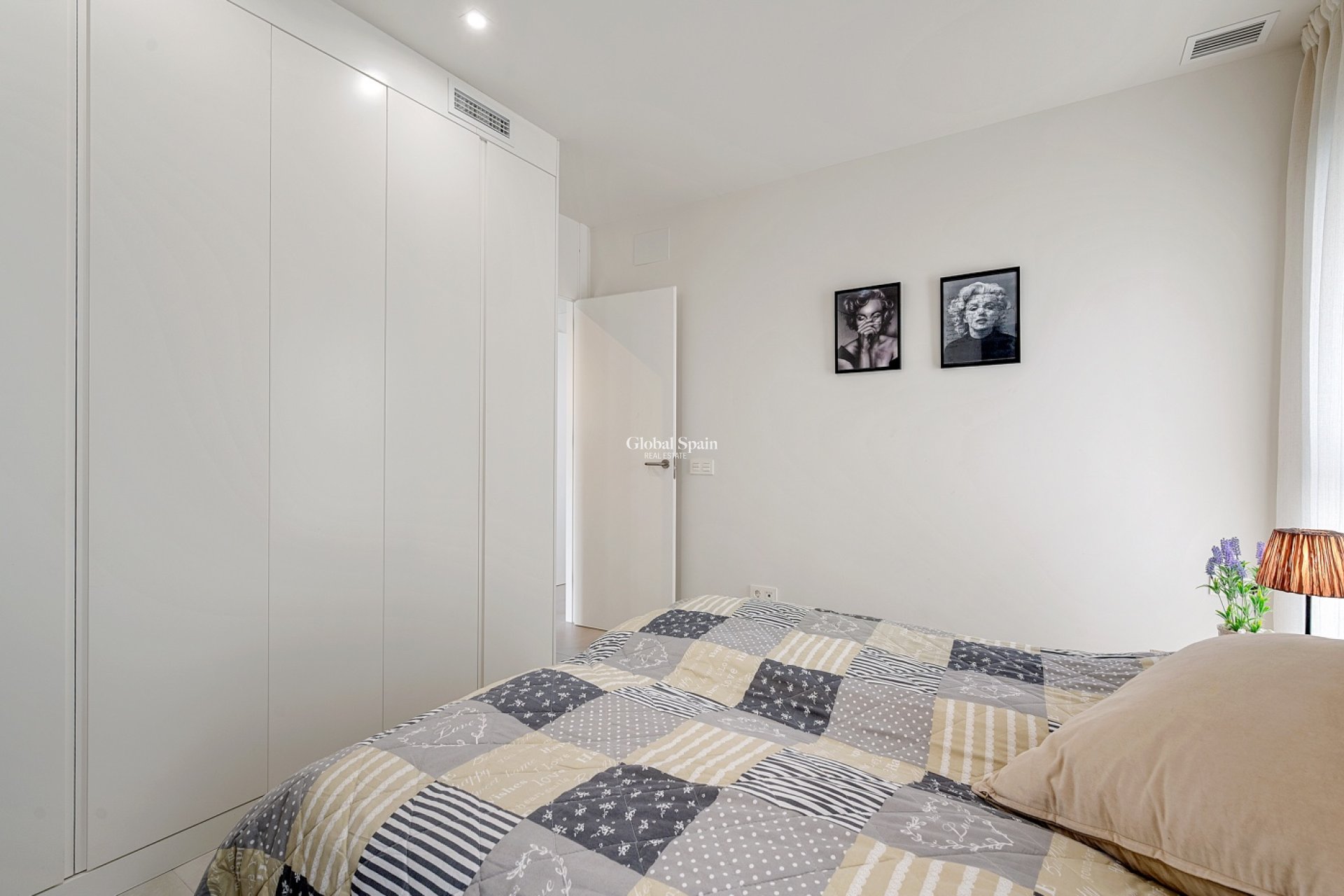 Odsprzedaż - Apartament -
ORIHUELA COSTA - VILLAMARTÍN