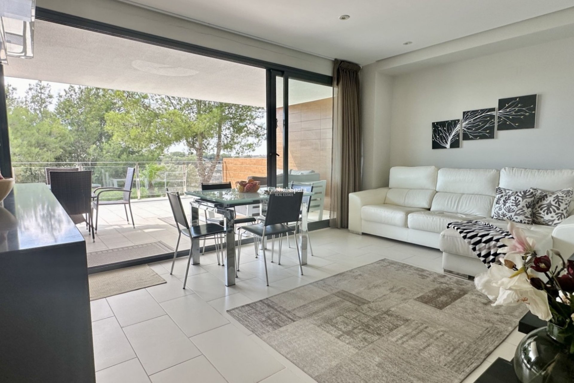 Odsprzedaż - Apartament -
ORIHUELA COSTA - VILLAMARTÍN