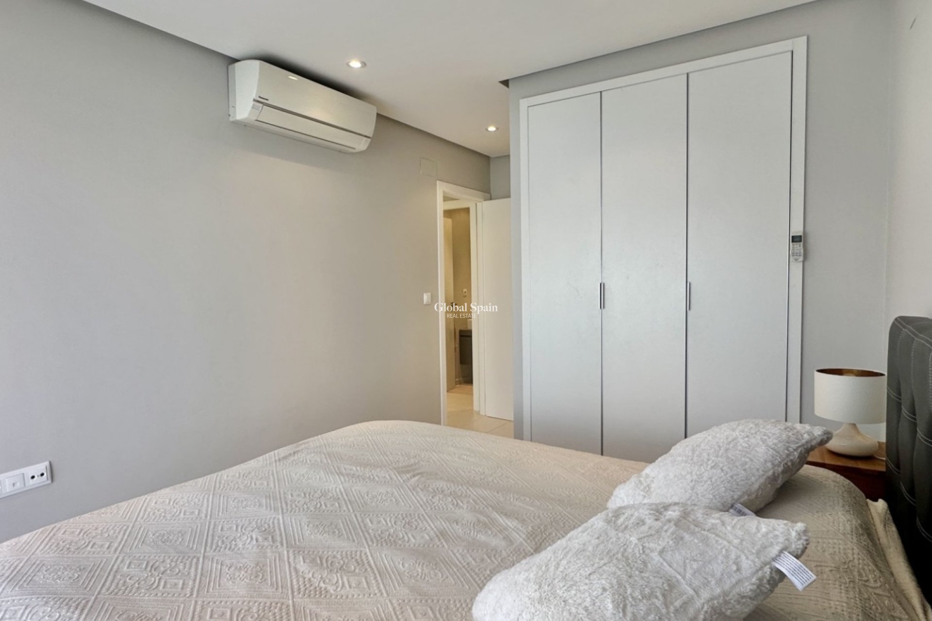 Odsprzedaż - Apartament -
ORIHUELA COSTA - VILLAMARTÍN