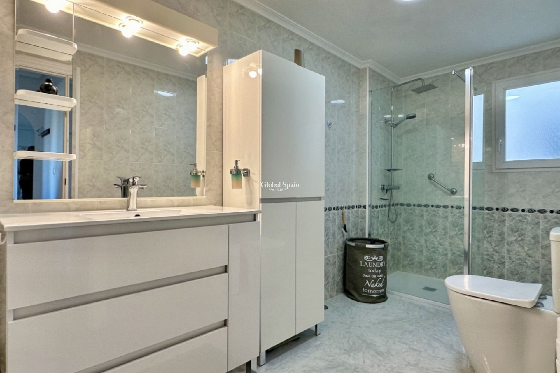 Odsprzedaż - Apartament -
ORIHUELA COSTA - 