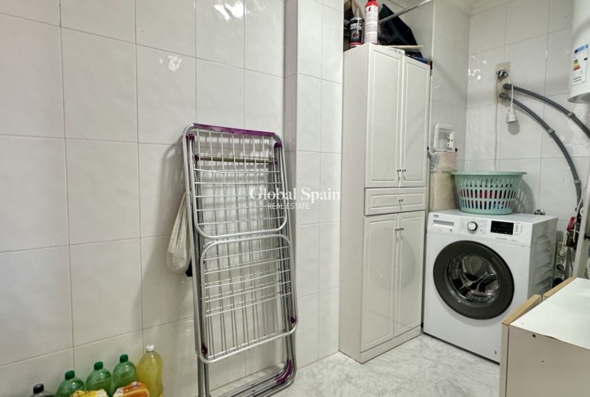 Odsprzedaż - Apartament -
ORIHUELA COSTA - 