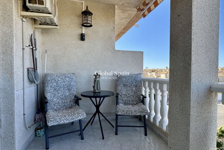 Odsprzedaż - Apartament -
ORIHUELA COSTA - 