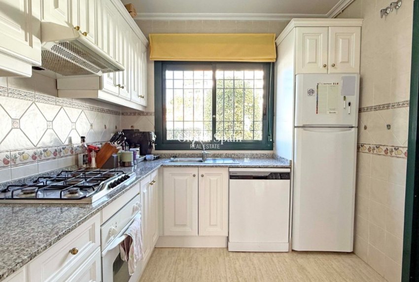 Odsprzedaż - Apartament -
ORIHUELA COSTA - 