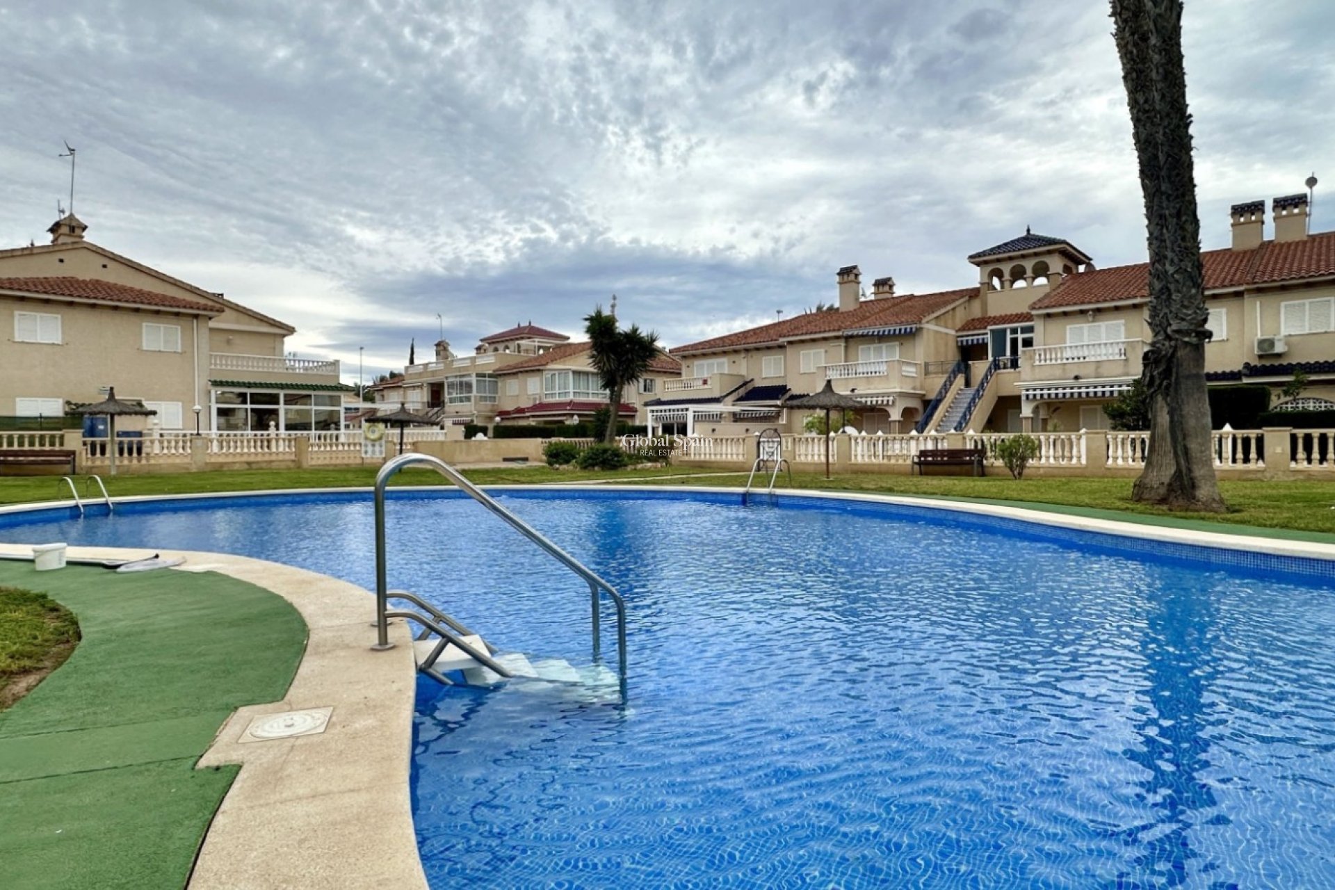 Odsprzedaż - Apartament -
ORIHUELA