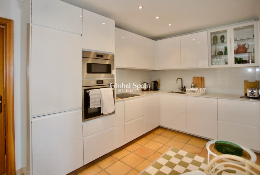 Odsprzedaż - Apartament - Parter -
Portals Nous - Calvià